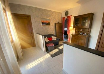 sala ingresso appartamento via rivarolo genova.png - Appartamento Via Rivarolo 26, Genova (zona Rivarolo) - foto 11