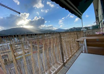 balcone bis appartamento via rivarolo genova.jpg - Appartamento Via Rivarolo 26, Genova (zona Rivarolo) - foto 12