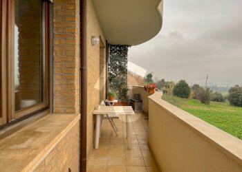 9CE9C264-ACFC-4F64-A8B3-DD164A178A68.jpeg - Three-room apartment Monsano - photo 2