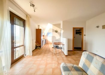 96DDD650-10E5-4FAA-A4A8-94D3FF66C7BA.jpeg - Three-room apartment Monsano - photo 4