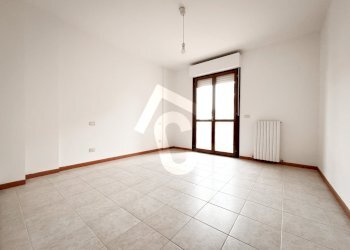 9AFB46AA-7C9A-4E8E-9DA0-5A7F5E06794E.jpeg - Trilocale Jesi - foto 6