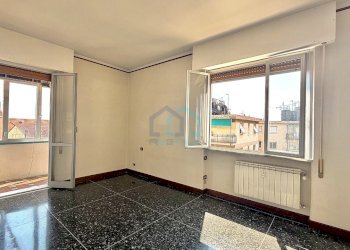 camera - Quadrilocale Via Osvaldo Gnocchi Viani 37f, Savona - foto 1