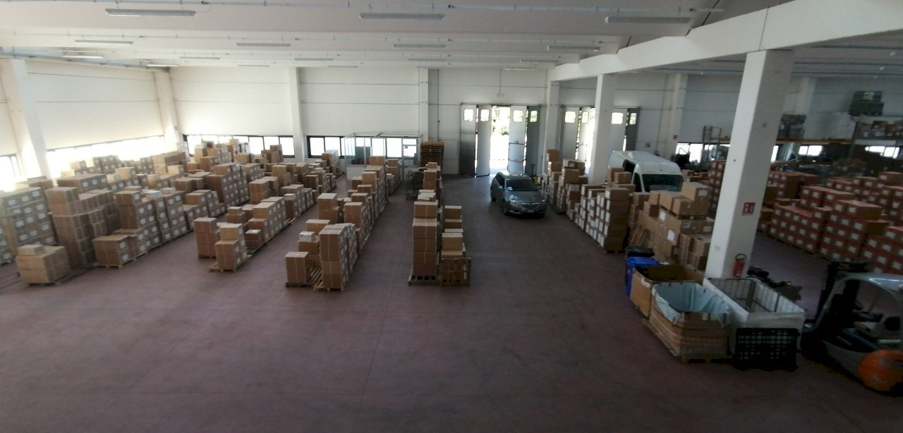 IMG_20200623_172916.jpg - Locale Commerciale Novi di Modena - foto 3