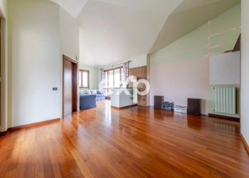 Four-room apartment Via Corridoni, Corsico - photo 2