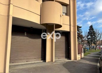 Shop Via Galileo Galilei, Corsico - photo 1