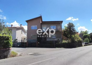 Appartamento in Villa Via Massimo D'Azeglio, Montale - foto 2