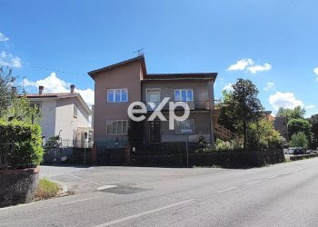 Appartamento in Villa Via Massimo D'Azeglio, Montale - foto 2