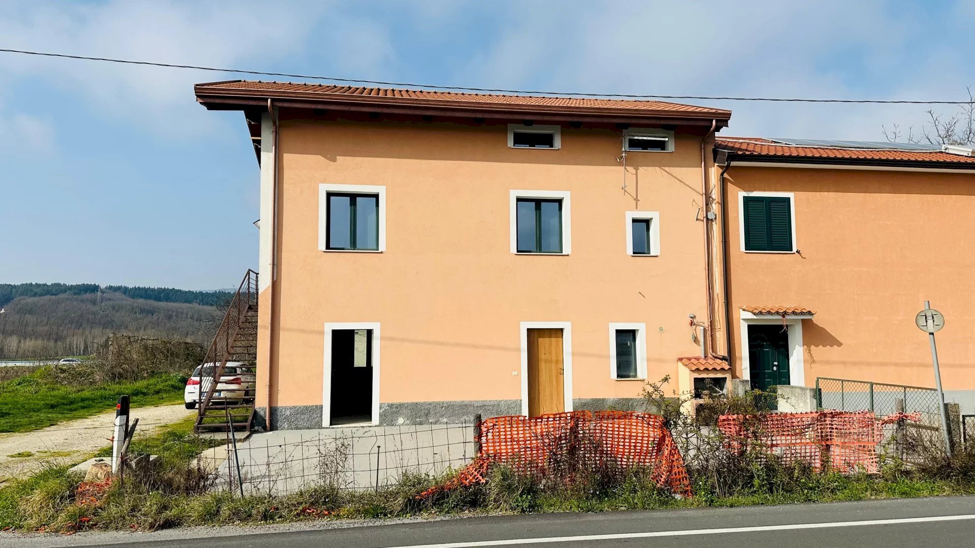 Locale Commerciale Via Piano Lago, Mangone - foto 1