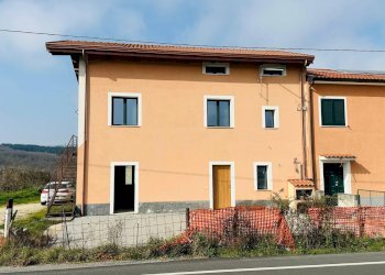 Locale Commerciale Via Piano Lago, Mangone - foto 1