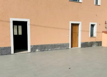 Locale Commerciale Via Piano Lago, Mangone - foto 3