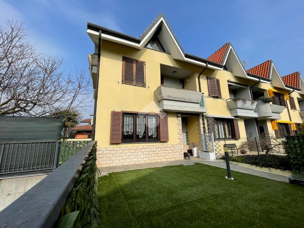 Villa a Schiera Via A. Visconti, Arconate - foto 2