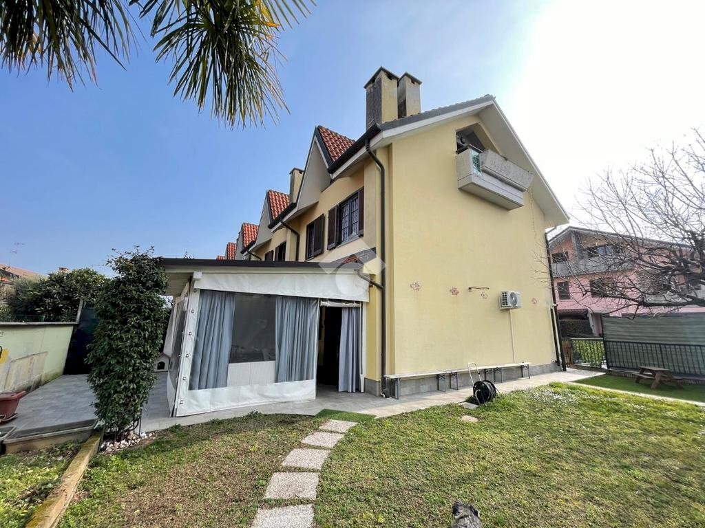 Villa a Schiera Via A. Visconti, Arconate - foto 3