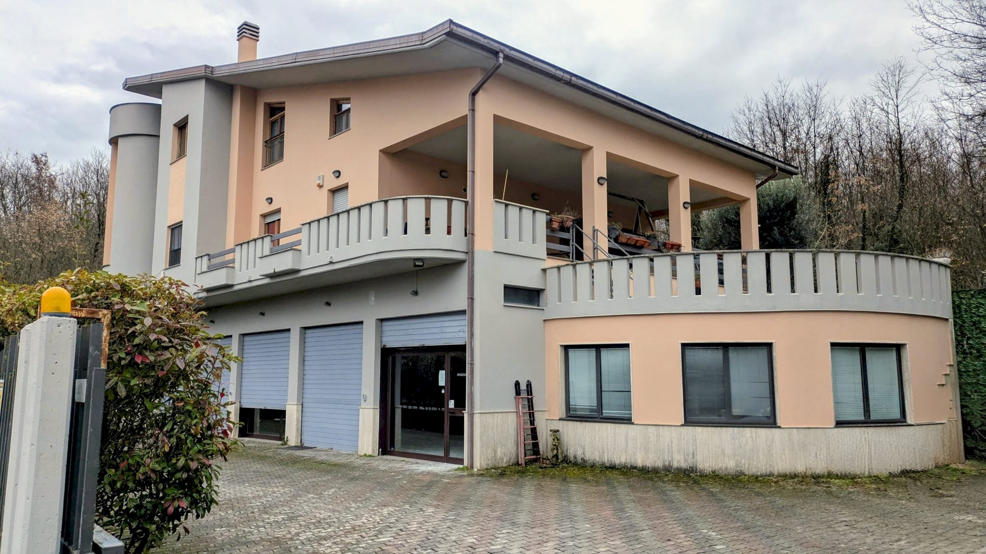 Deposit Via Andre '- Marie Ampere, 7, Pesche - photo 1