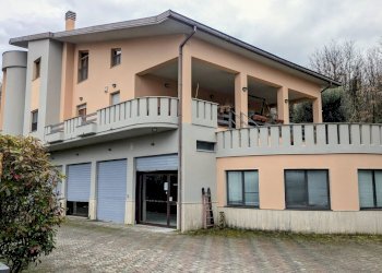 Deposit Via Andre '- Marie Ampere, 7, Pesche - photo 1