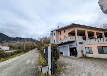 Deposit Via Andre '- Marie Ampere, 7, Pesche - photo 2