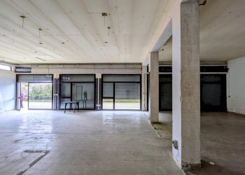 Deposit Via Andre '- Marie Ampere, 7, Pesche - photo 9