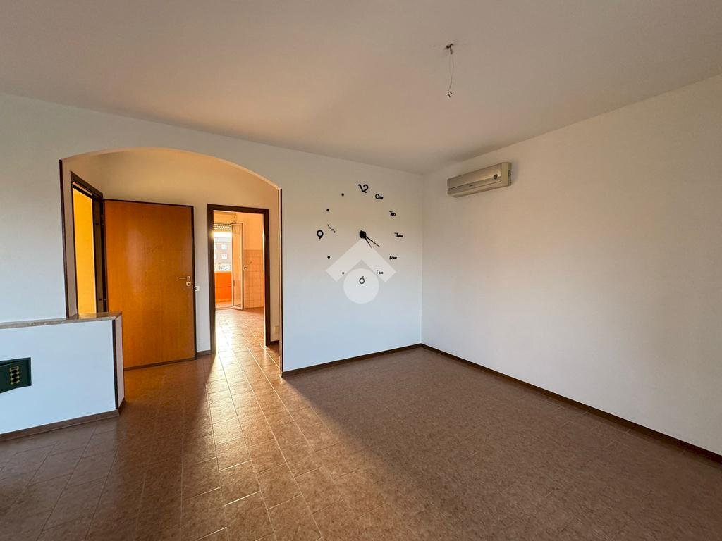 Three-room apartment Via Circonvallazione, Momo - photo 3