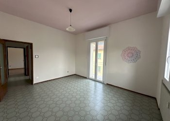 Sala - Four-room apartment via Fosse Ardeatine, 11, Imola - photo 3
