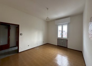 Camera - Four-room apartment via Fosse Ardeatine, 11, Imola - photo 9