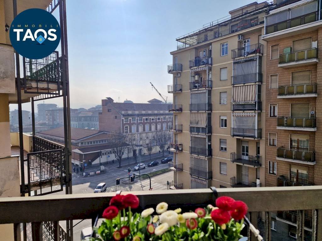 Trilocale Via Guglielmo Reiss Romoli, 4, Torino (zona Rebaudengo) - foto 1