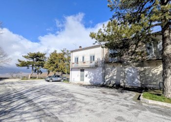 Casa indipendente Piazza Olmo, 2, Castelpetroso - foto 3