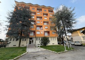 Quadrilocale Via Milano 136, Garbagnate Milanese - foto 1