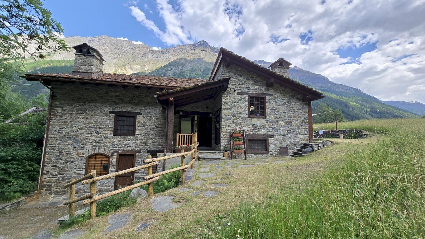 Four-room apartment frazione le mougnoz, Rhemes-Saint-Georges - photo 1