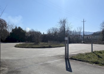 Locale Commerciale Viale 3 Marzo 1970, 162, Isernia - foto 1