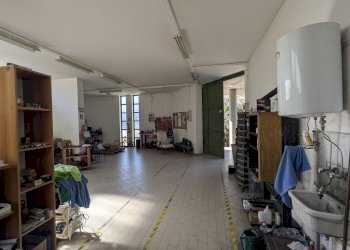 Locale Commerciale Viale 3 Marzo 1970, 162, Isernia - foto 5