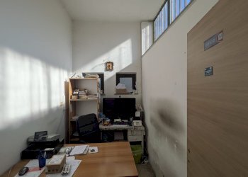 Locale Commerciale Viale 3 Marzo 1970, 162, Isernia - foto 7