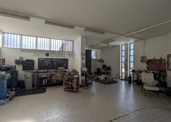 Locale Commerciale Viale 3 Marzo 1970, 162, Isernia - foto 9