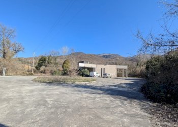 Locale Commerciale Viale 3 Marzo 1970, 162, Isernia - foto 24