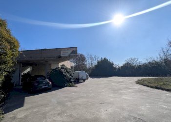 Locale Commerciale Viale 3 Marzo 1970, 162, Isernia - foto 29