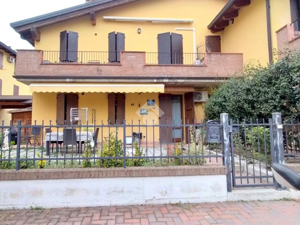 Three-room apartment Via Fiume Vecchio, Molinella - photo 3