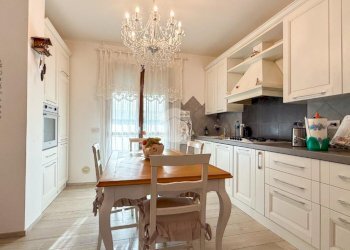 Four-room apartment Via Niccolò Copernico, Misano Adriatico - photo 1