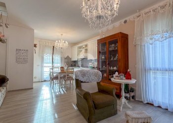 Four-room apartment Via Niccolò Copernico, Misano Adriatico - photo 8