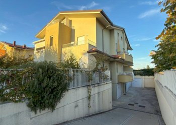 Four-room apartment Via Niccolò Copernico, Misano Adriatico - photo 20