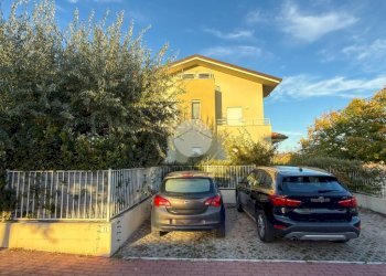 Four-room apartment Via Niccolò Copernico, Misano Adriatico - photo 24