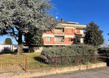 Three-room apartment Via Valle Maira, 50, Cuneo - photo 2