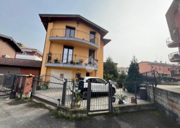 Villa villa via leoncavallo, Novara (neighborhood Torrion Quartara) - photo 1