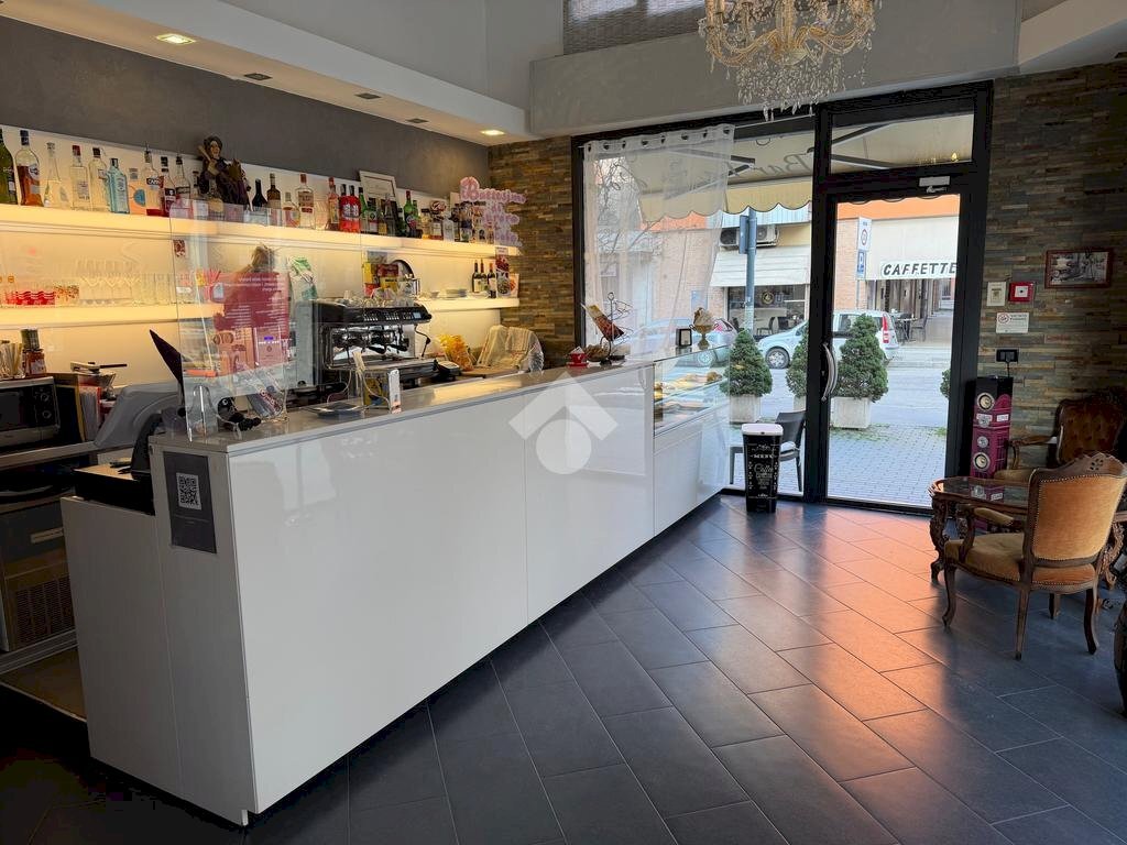 Shop Negozio/ufficio Via San Donato, Bologna (neighborhood San Donato) - photo 3