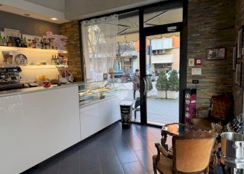 Negozio Negozio/ufficio Via San Donato, Bologna (zona San Donato) - foto 4