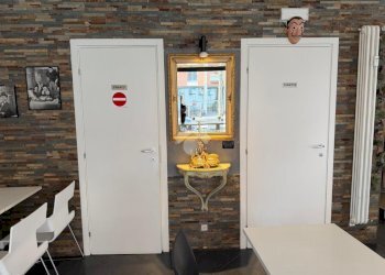 Negozio Negozio/ufficio Via San Donato, Bologna (zona San Donato) - foto 9