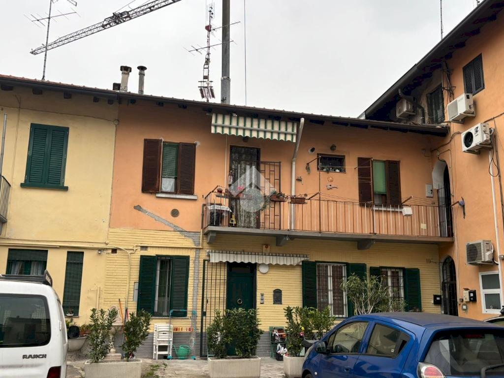 Two-room apartment Via Bugatti, Rho - photo 1