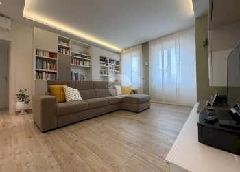 Trilocale Via Michelangelo Buonarroti, Bussero - foto 1