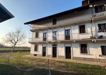 Casa indipendente Via arquello, Castelletto Sopra Ticino - foto 1