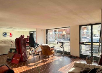 Shop Viale Regina elena, Fossano - photo 5