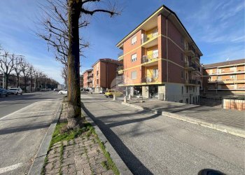 Shop Viale Regina elena, Fossano - photo 25