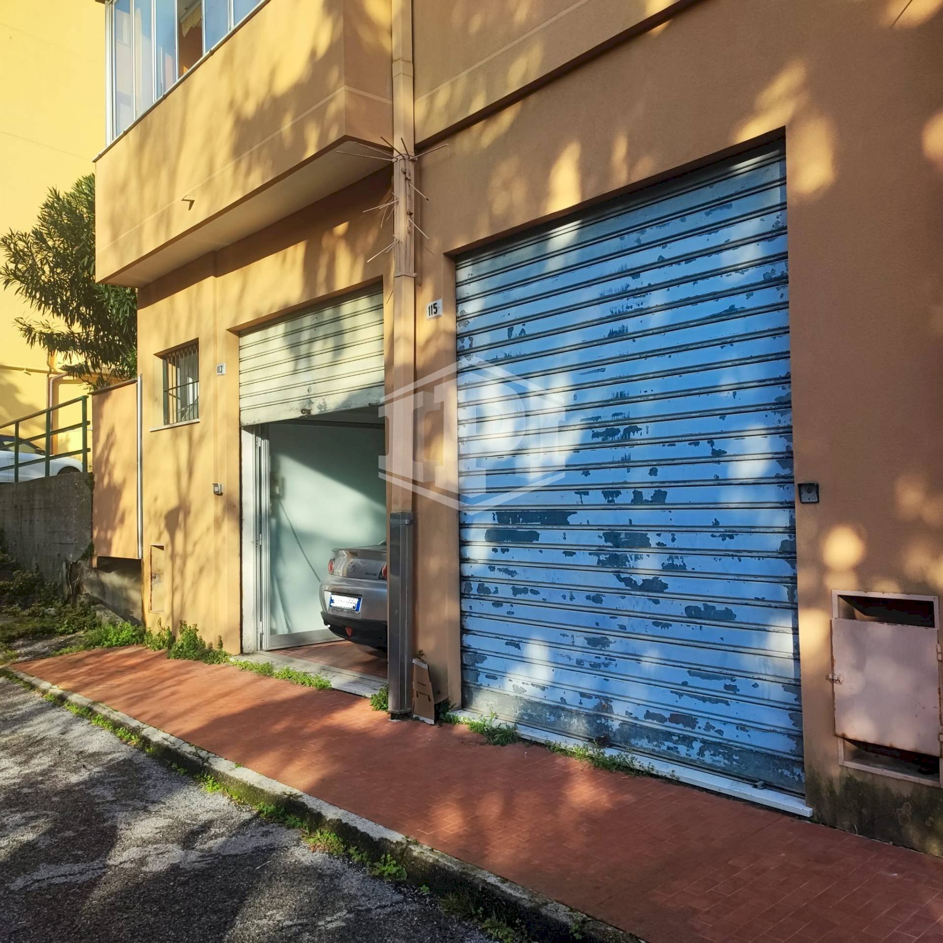 Magazzino Via San Marino, Genova (zona San Teodoro) - foto 2