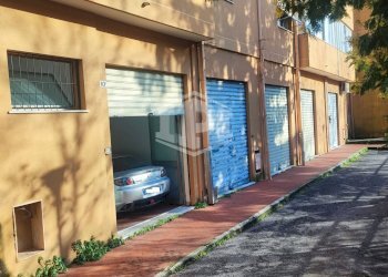 Magazzino Via San Marino, Genova (zona San Teodoro) - foto 1